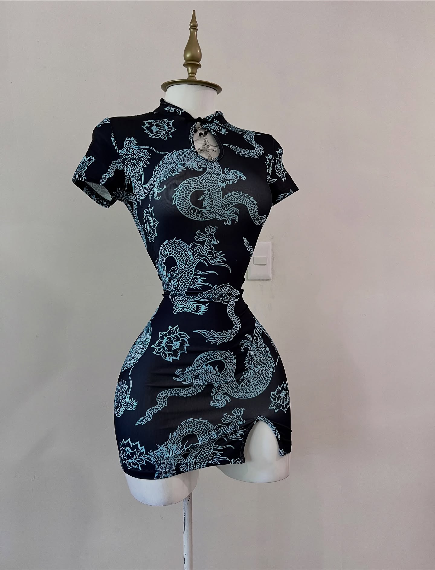 black dragon print bodycon mini dress with slit-3